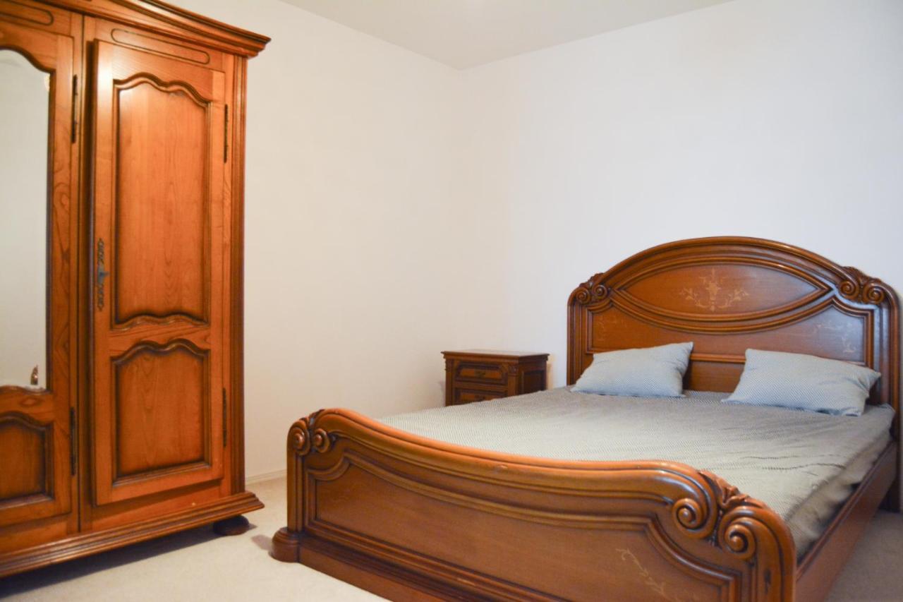 Вілла Casa Humulesti, Fii Vecinul Lui Ion Creanga Тирґу-Нямц Екстер'єр фото