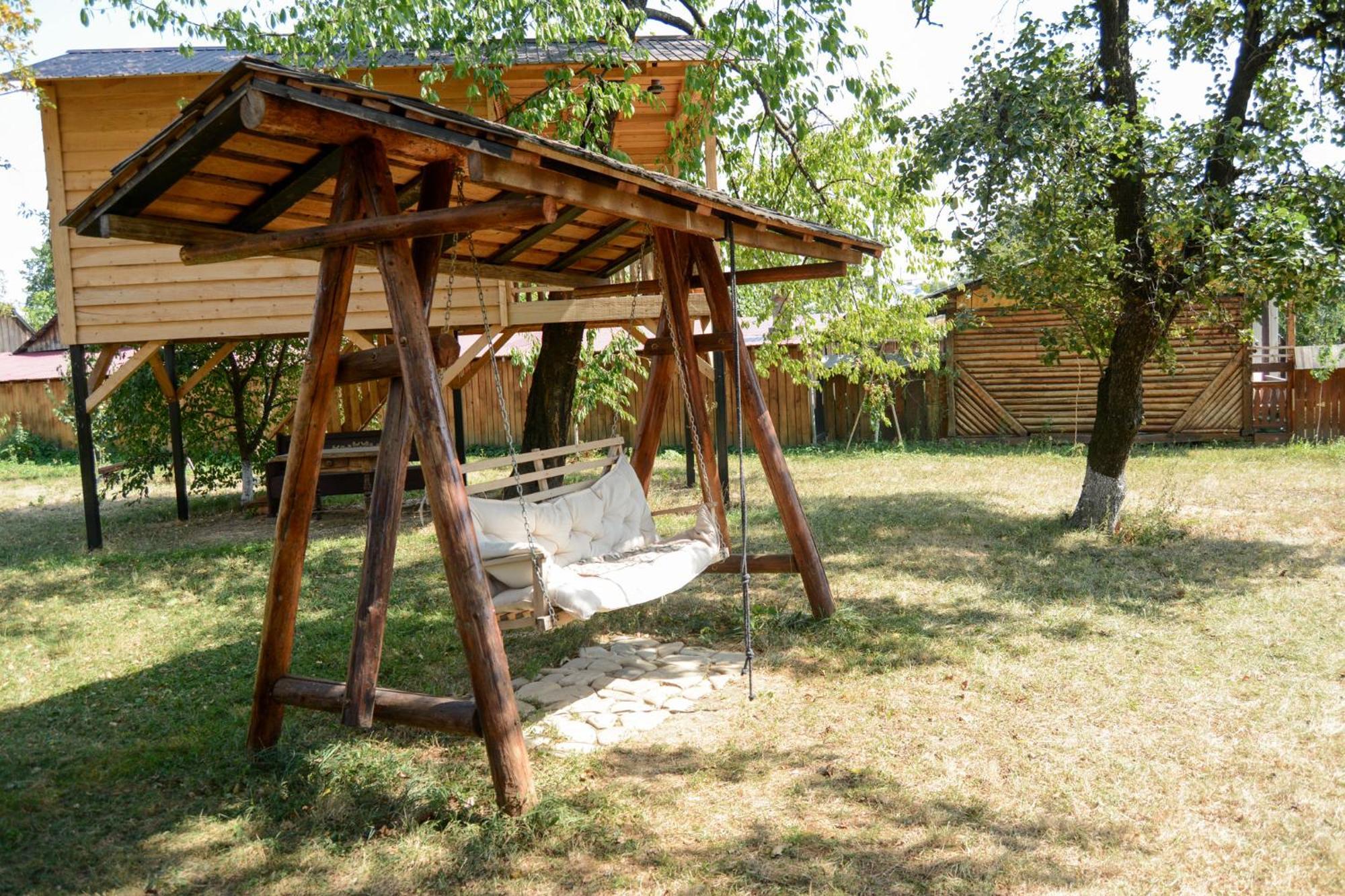 Вілла Casa Humulesti, Fii Vecinul Lui Ion Creanga Тирґу-Нямц Екстер'єр фото